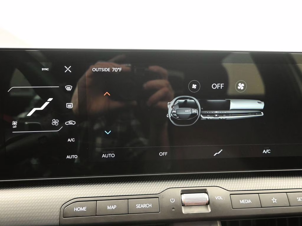 2026 Snow White Pearl Kia K4 GT-Line FWD Sedan