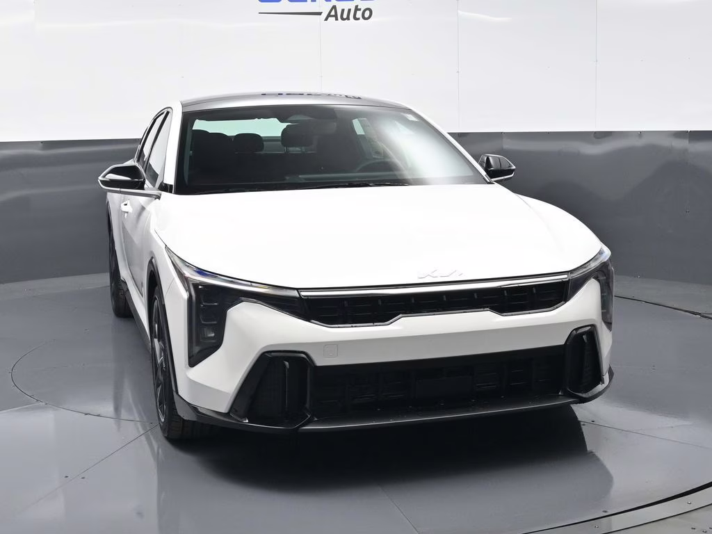 2026 Snow White Pearl Kia K4 GT-Line FWD Sedan