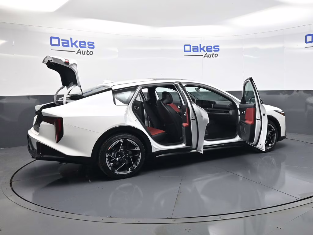 2026 Snow White Pearl Kia K4 GT-Line FWD Sedan