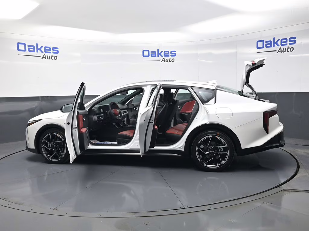 2026 Snow White Pearl Kia K4 GT-Line FWD Sedan