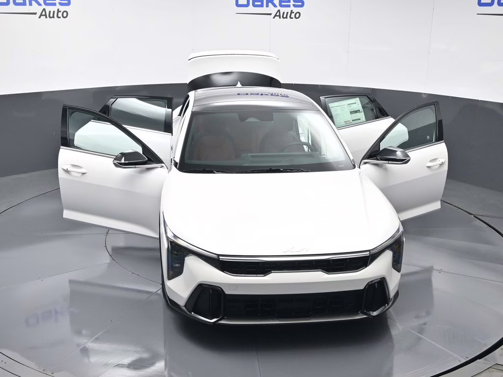 2026 Snow White Pearl Kia K4 GT-Line FWD Sedan