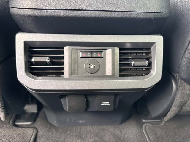 2023 Black Metallic Ford Super Duty F-250 SRW Lariat 4X4 Truck