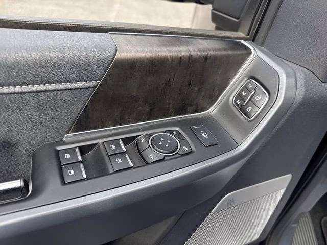 2023 Black Metallic Ford Super Duty F-250 SRW Lariat 4X4 Truck