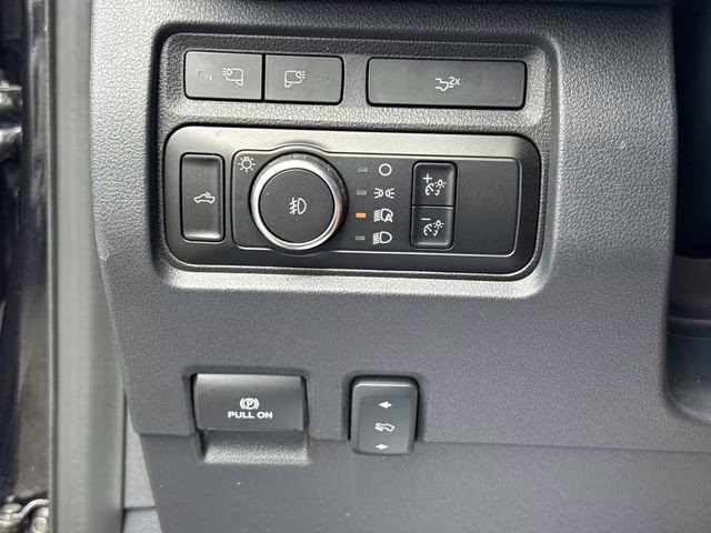 2023 Black Metallic Ford Super Duty F-250 SRW Lariat 4X4 Truck