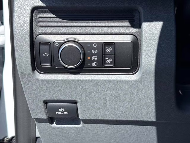 2026 Oxford White Ford Super Duty F-250 SRW 4X4 Truck