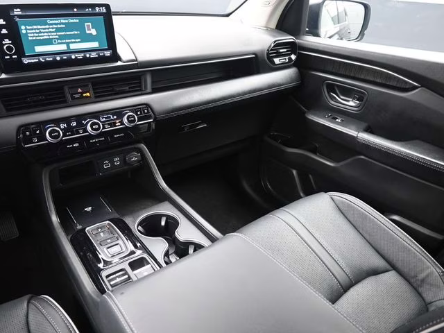 2025 Crystal Black Pearl Honda Pilot Elite AWD SUV
