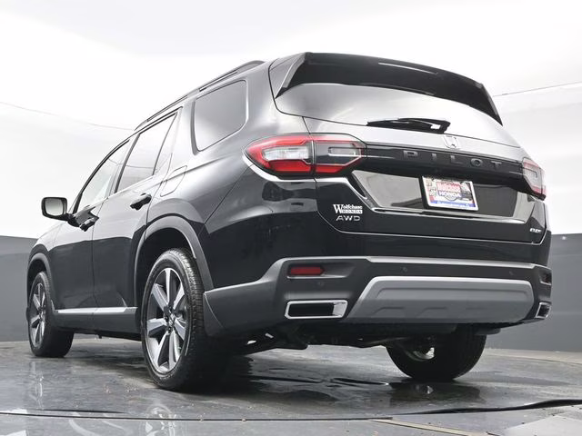 2025 Crystal Black Pearl Honda Pilot Elite AWD SUV