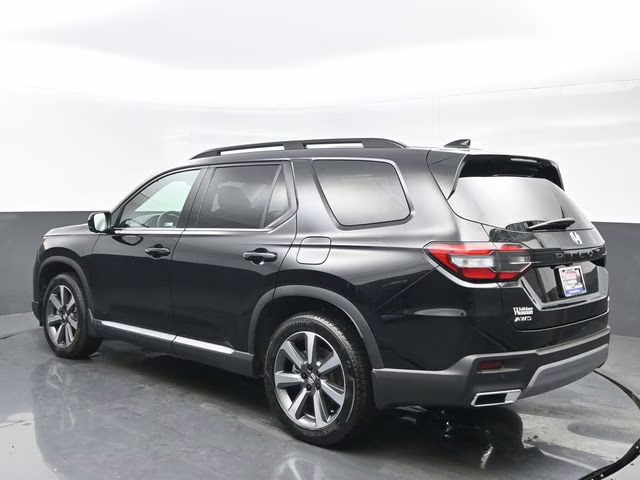 2025 Crystal Black Pearl Honda Pilot Elite AWD SUV