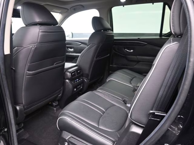 2025 Crystal Black Pearl Honda Pilot Elite AWD SUV