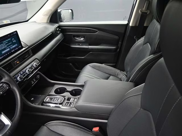2025 Crystal Black Pearl Honda Pilot Elite AWD SUV