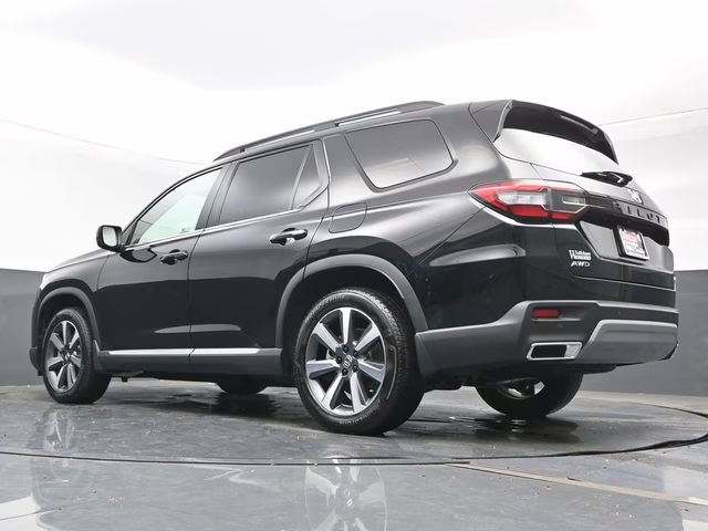 2025 Crystal Black Pearl Honda Pilot Elite AWD SUV