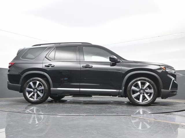 2025 Crystal Black Pearl Honda Pilot Elite AWD SUV