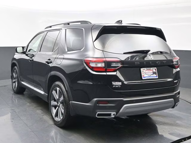 2025 Crystal Black Pearl Honda Pilot Elite AWD SUV