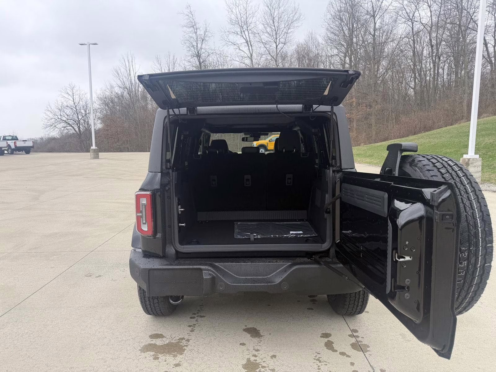 2026 Shadow Black Ford Bronco Outer Banks 4X4 SUV