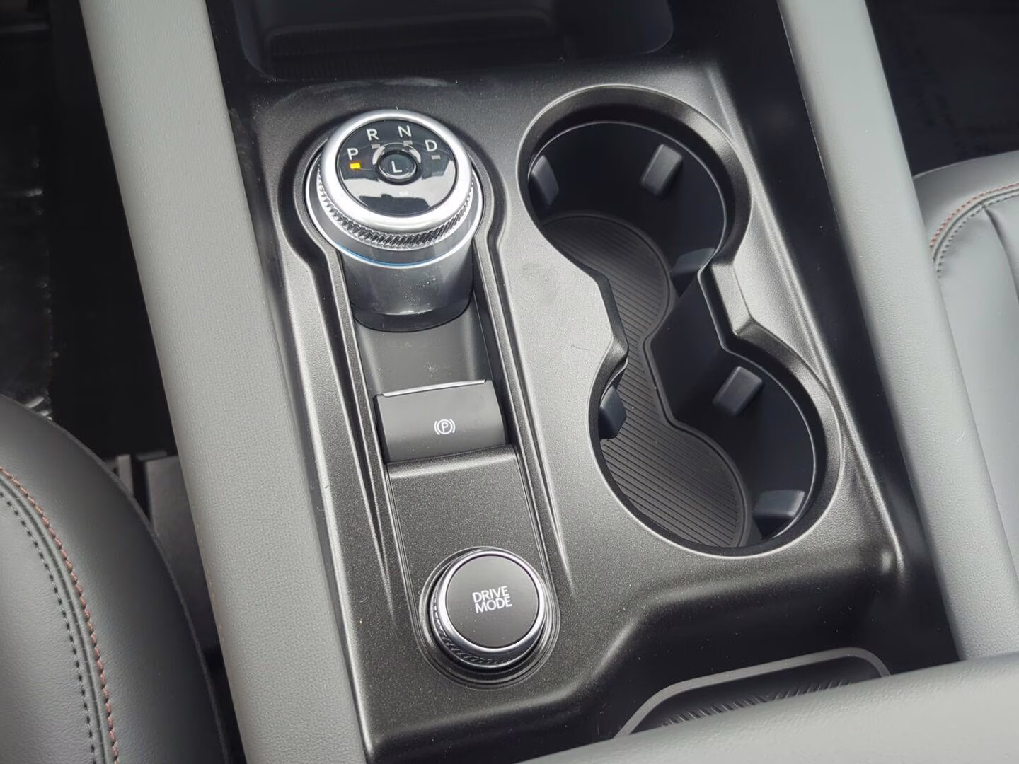 2026 Carbonized Gray Metallic Ford Explorer Active 4X4 SUV