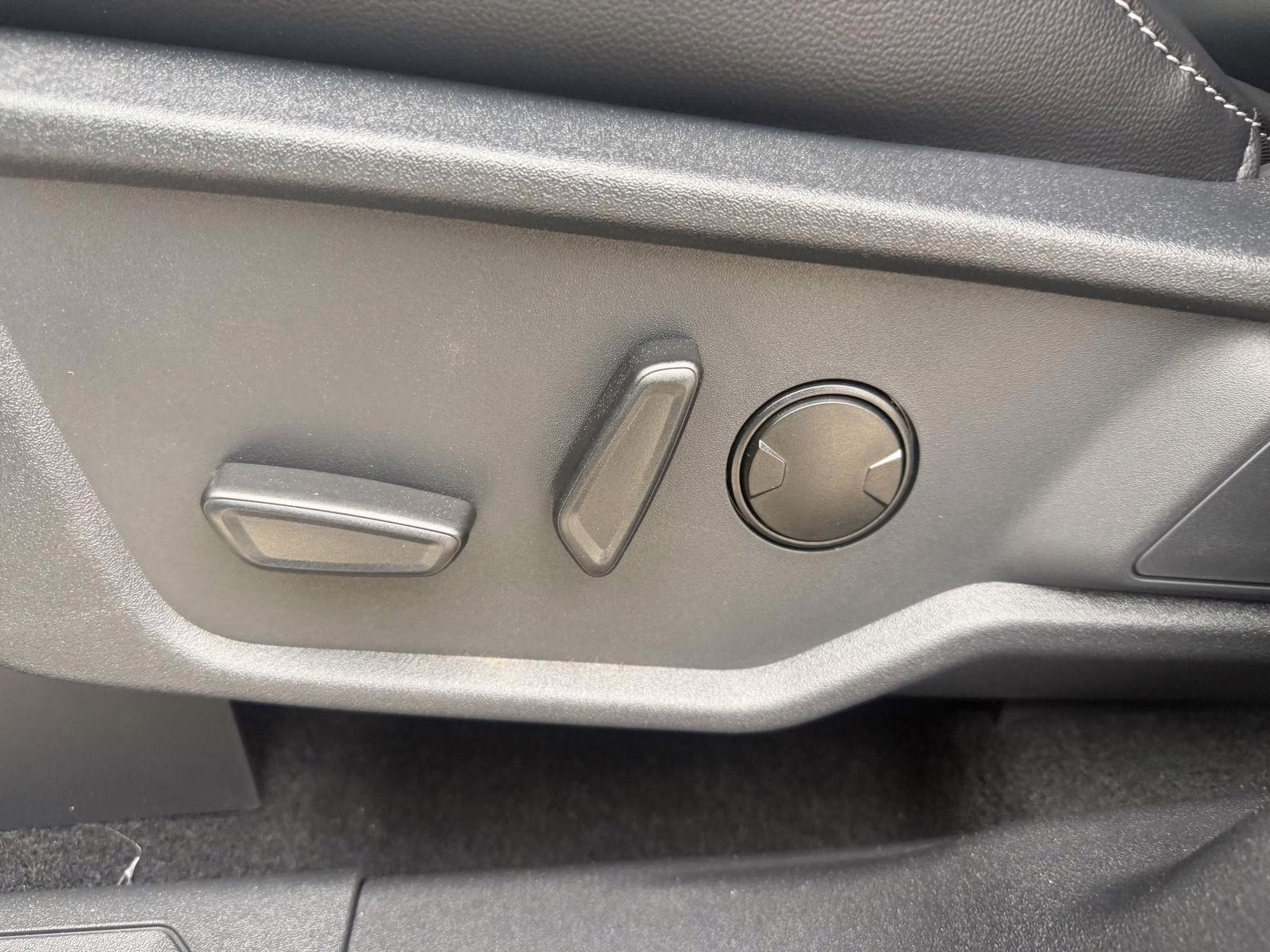 2026 Shadow Black Ford Bronco Outer Banks 4X4 SUV