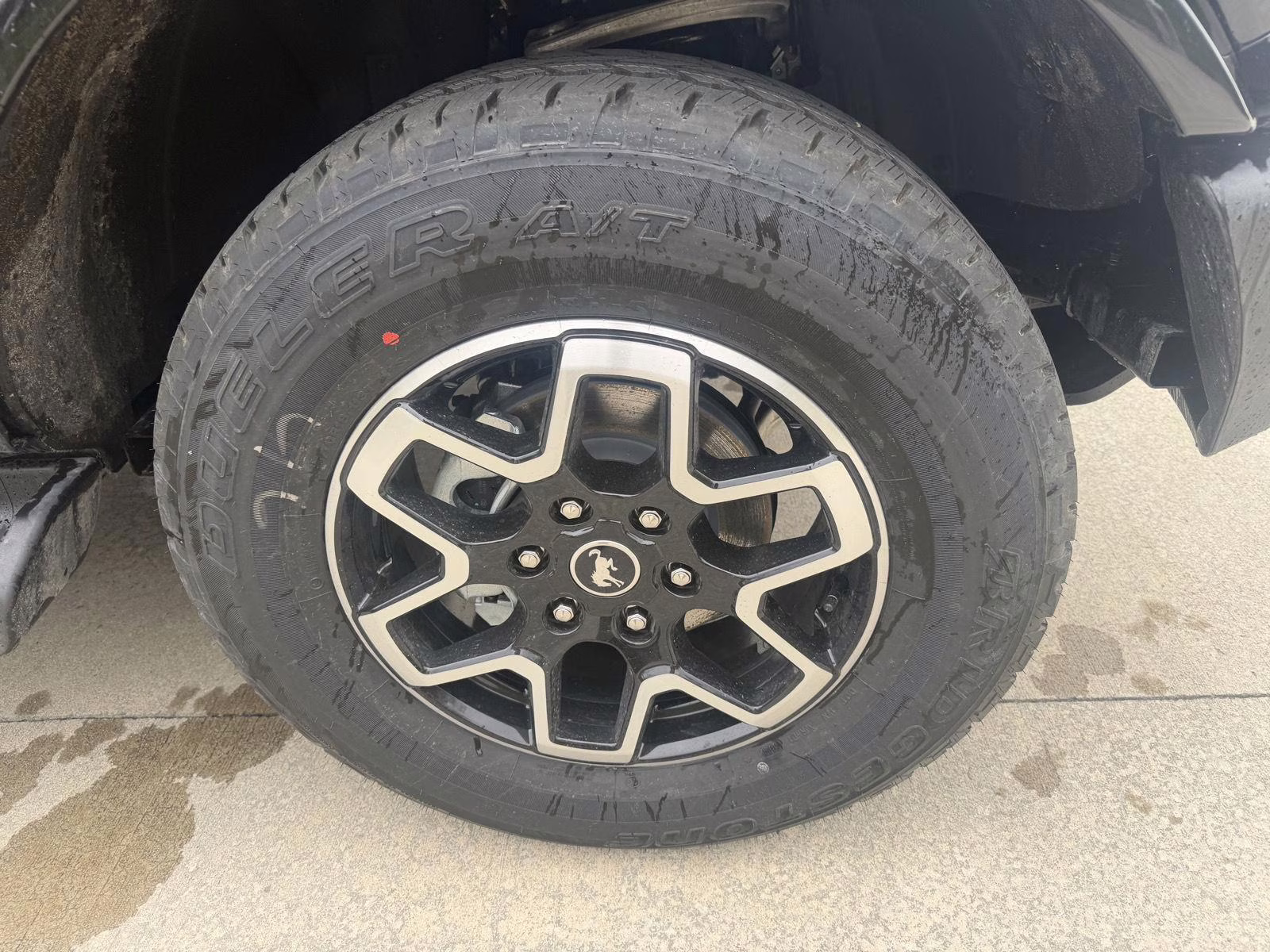 2026 Shadow Black Ford Bronco Outer Banks 4X4 SUV