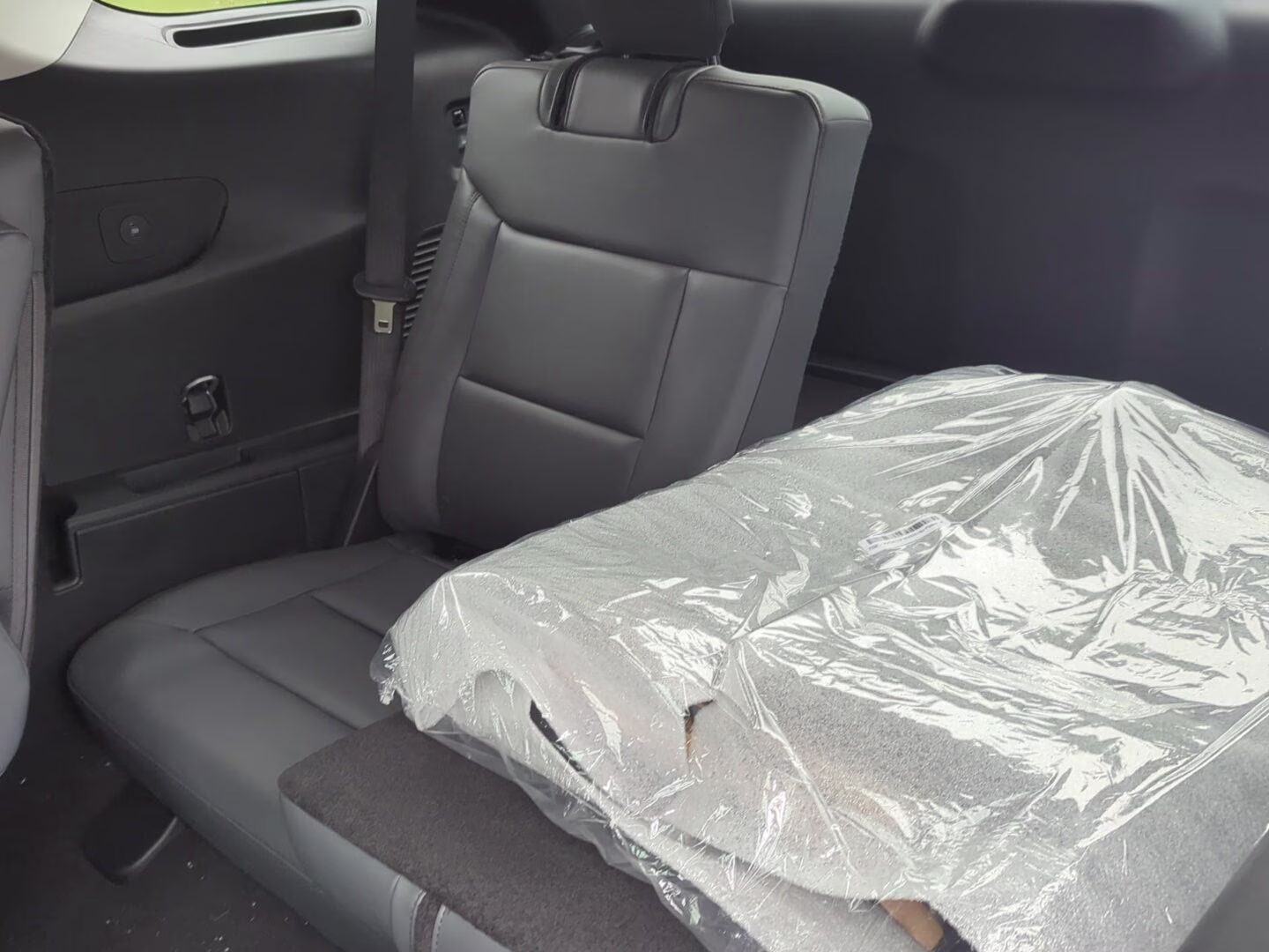 2026 Carbonized Gray Metallic Ford Explorer Active 4X4 SUV