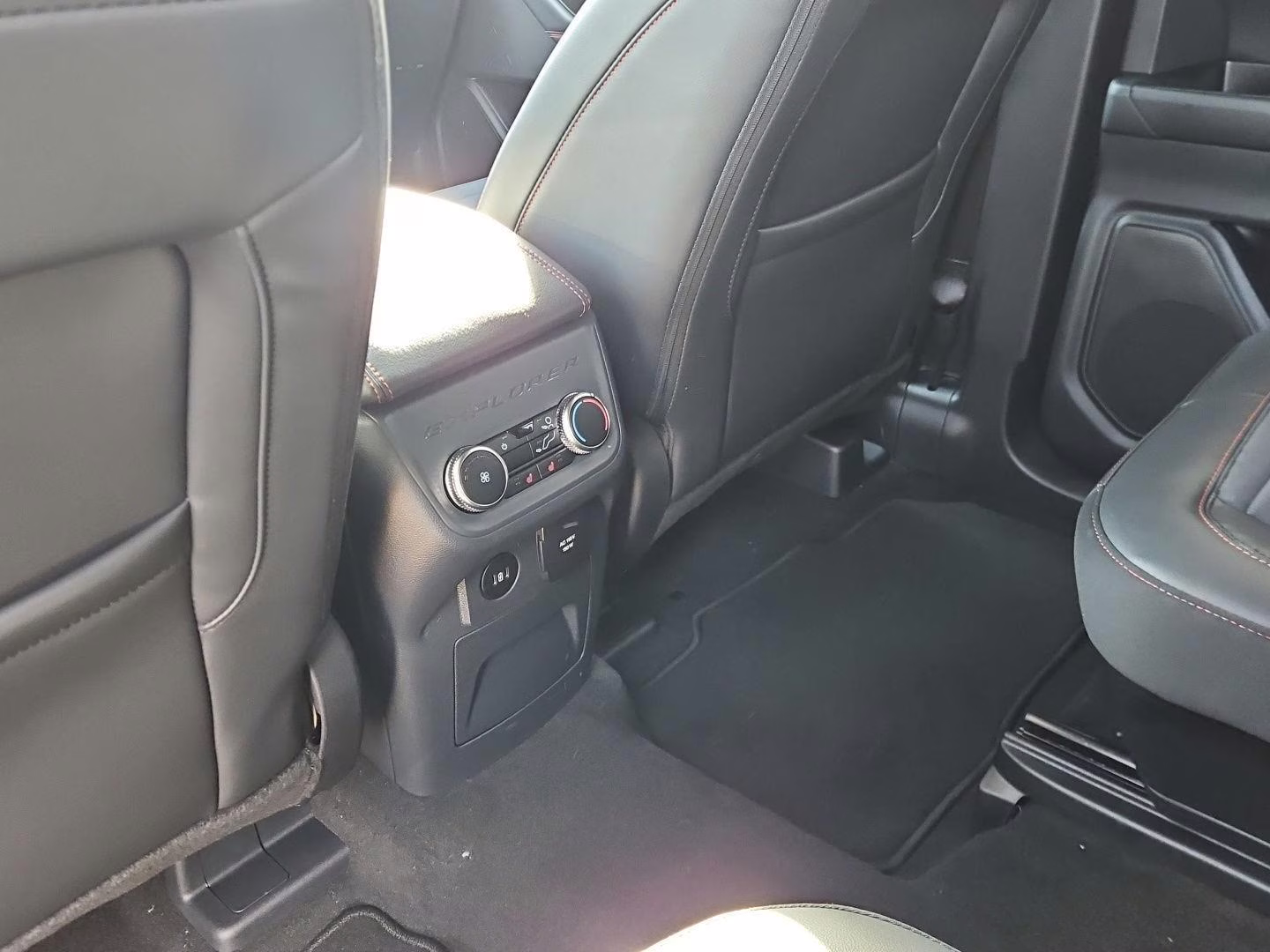 2026 Space White Ford Explorer ST-Line 4X4 SUV