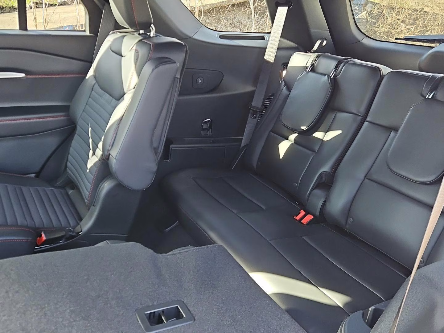 2026 Space White Ford Explorer ST-Line 4X4 SUV