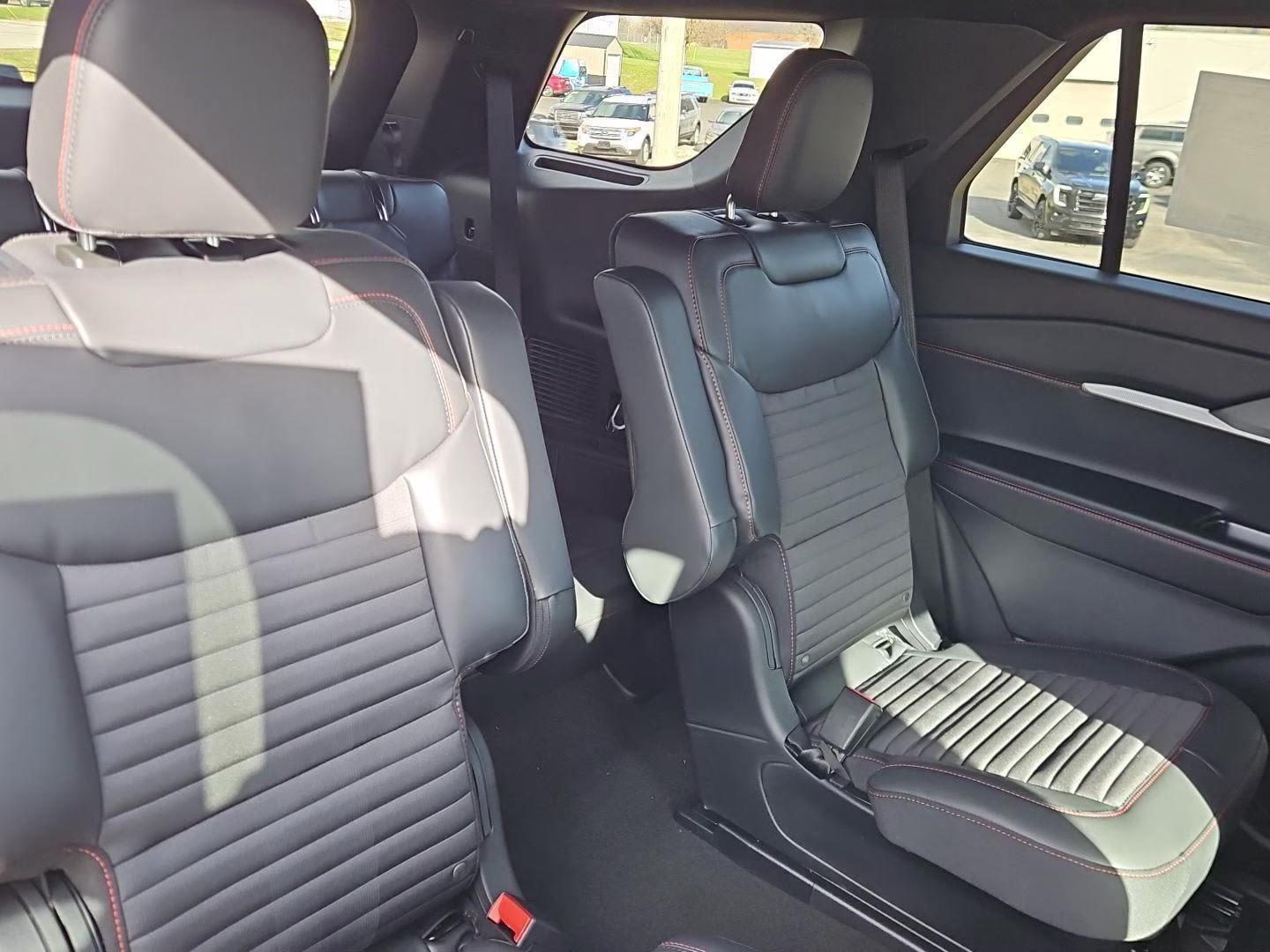 2026 Space White Ford Explorer ST-Line 4X4 SUV