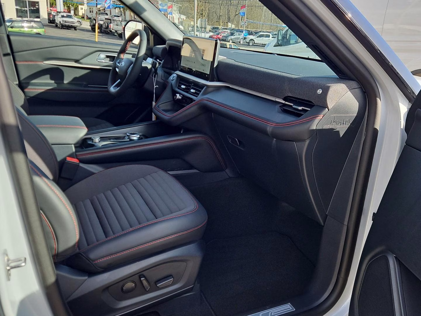 2026 Space White Ford Explorer ST-Line 4X4 SUV