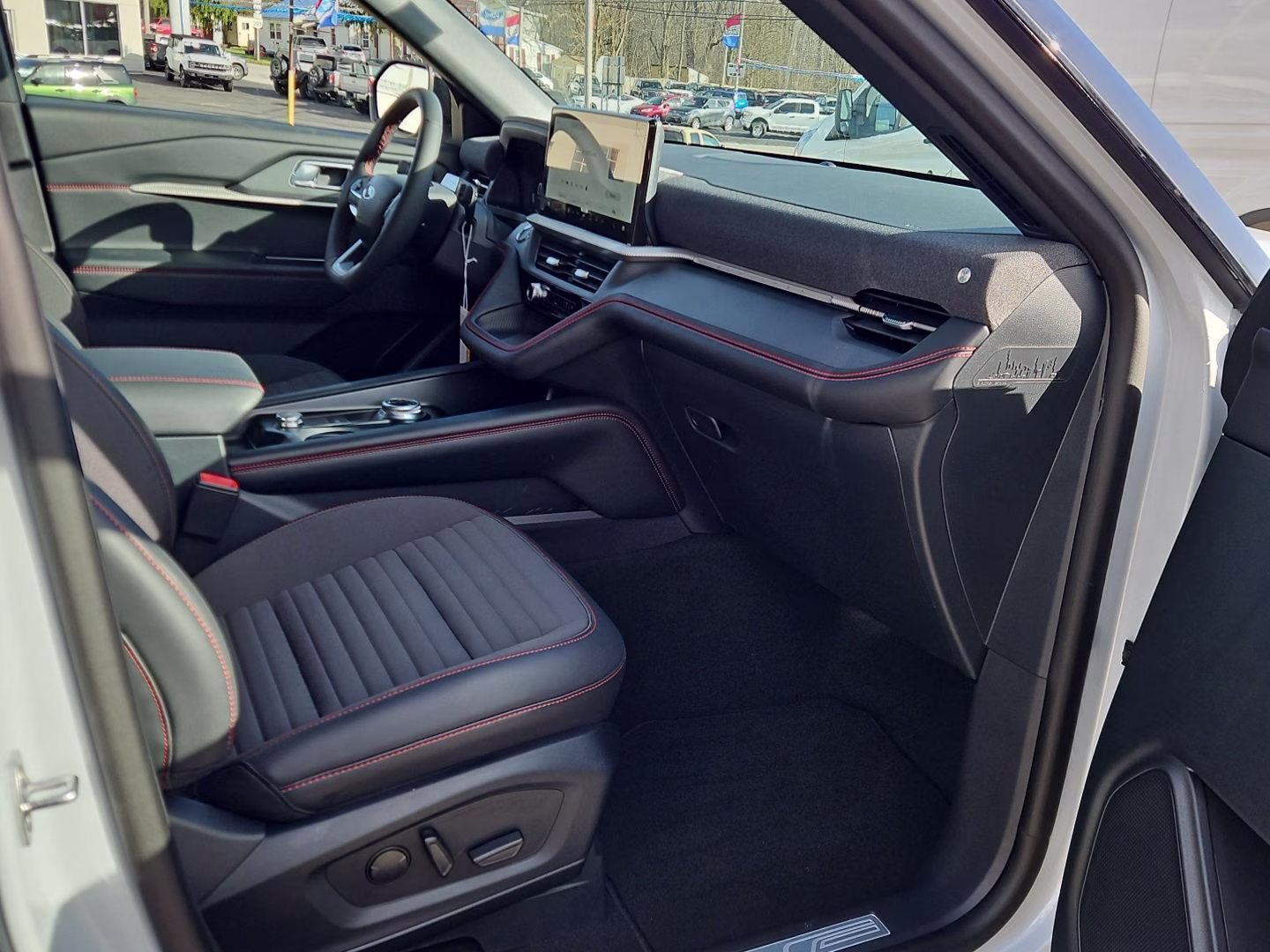 2026 Space White Ford Explorer ST-Line 4X4 SUV