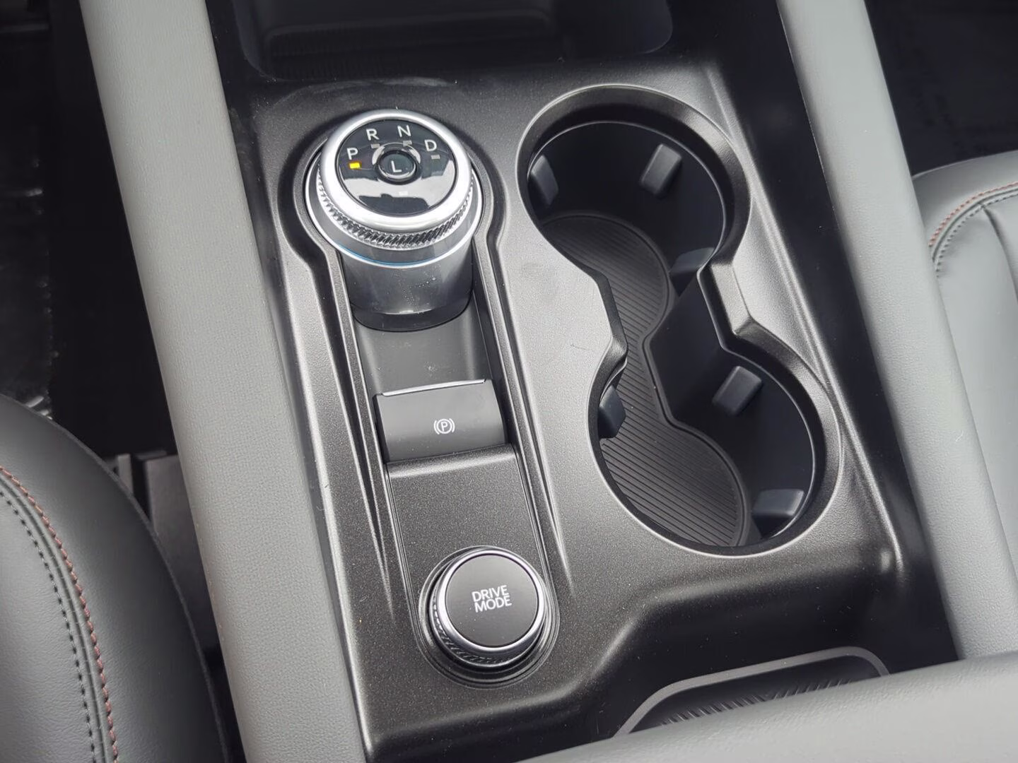 2026 Carbonized Gray Metallic Ford Explorer Active 4X4 SUV