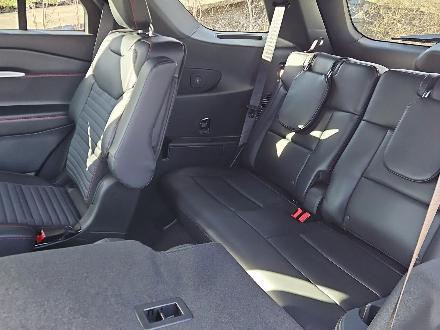 2026 Space White Ford Explorer ST-Line 4X4 SUV