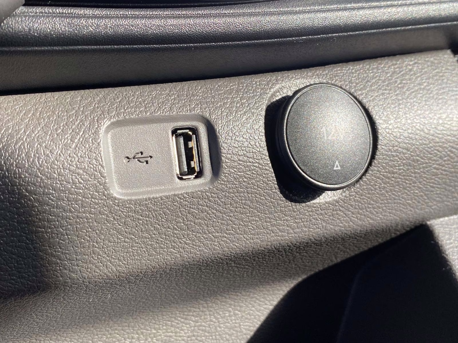 2026 Oxford White Ford Transit-350 XLT RWD Crossover