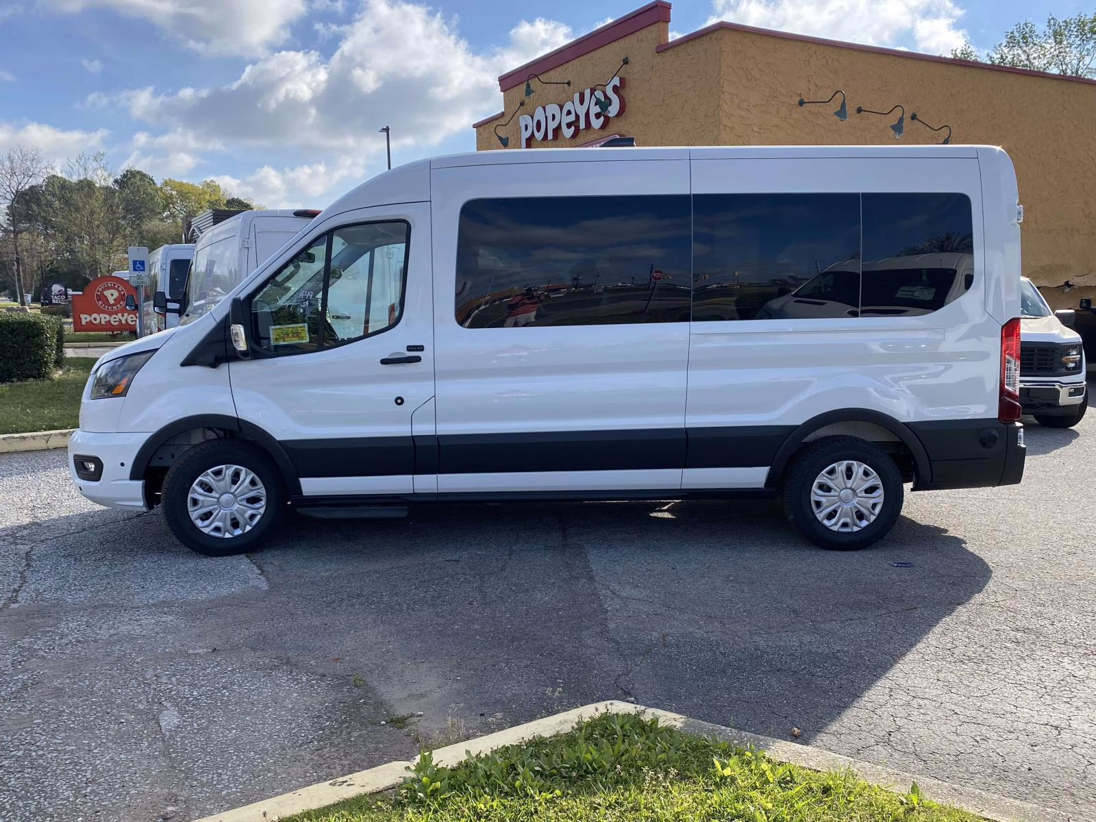 2026 Oxford White Ford Transit-350 XLT RWD Crossover