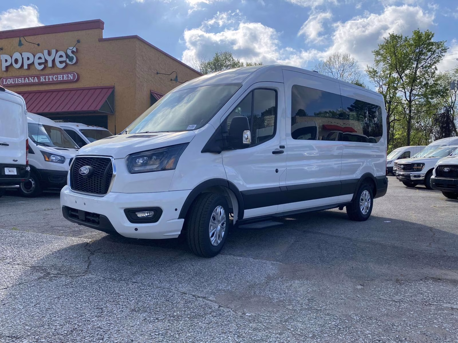 2026 Oxford White Ford Transit-350 XLT RWD Crossover