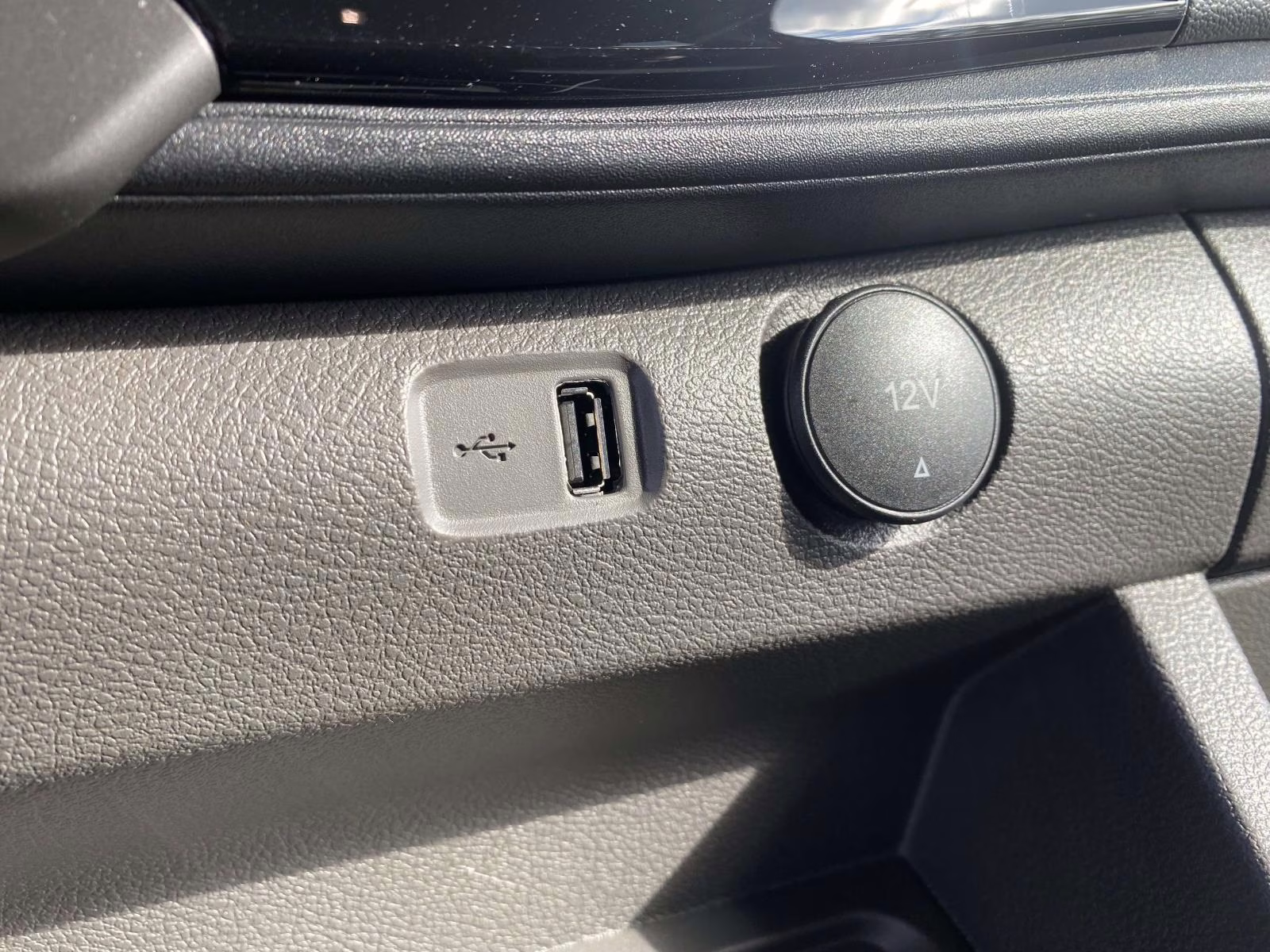 2026 Oxford White Ford Transit-350 XLT RWD Crossover