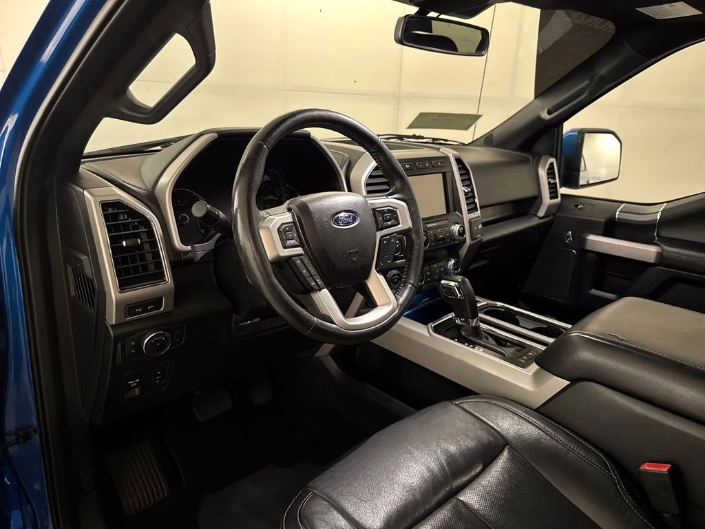 2020 Velocity Blue Metallic Ford F-150 Lariat RWD Truck