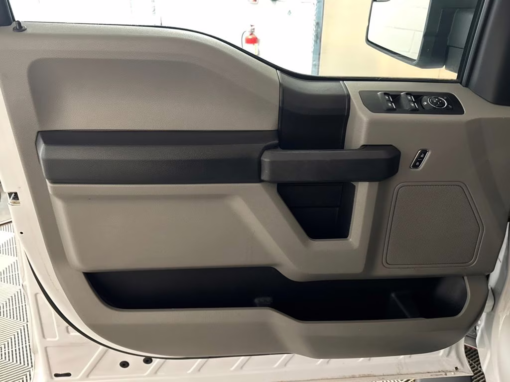 2017 Oxford White Ford F-150 XL RWD Truck