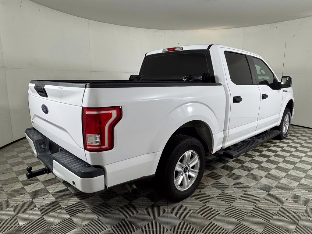 2017 Oxford White Ford F-150 XL RWD Truck