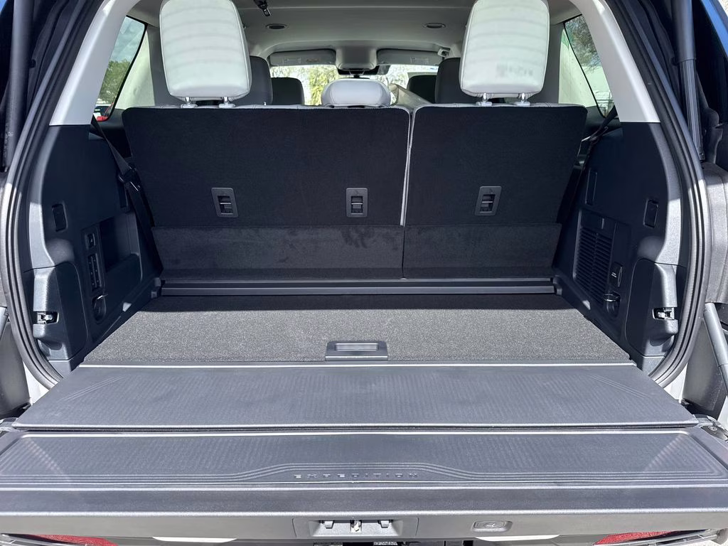 2026 Star White Metallic Tri-Coat Ford Expedition Active RWD SUV