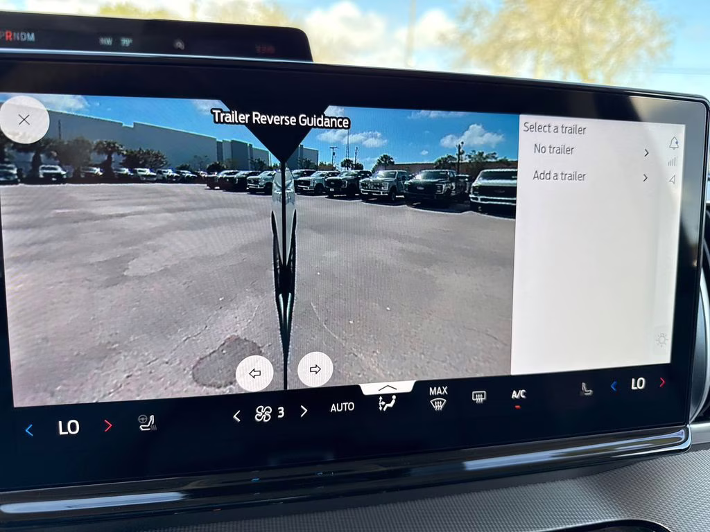 2026 Star White Metallic Tri-Coat Ford Expedition Active RWD SUV