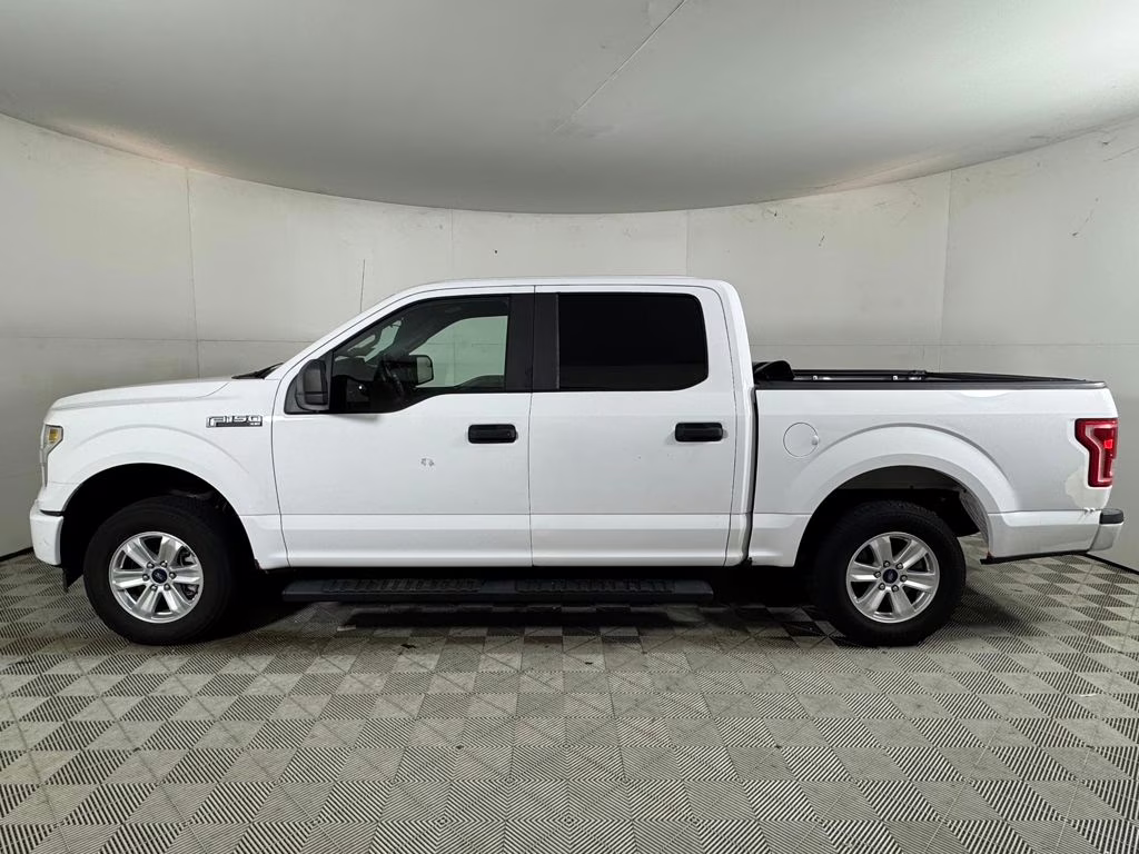 2017 Oxford White Ford F-150 XL RWD Truck