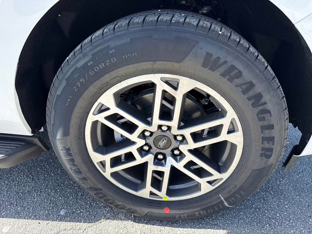 2026 Star White Metallic Tri-Coat Ford Expedition Active RWD SUV