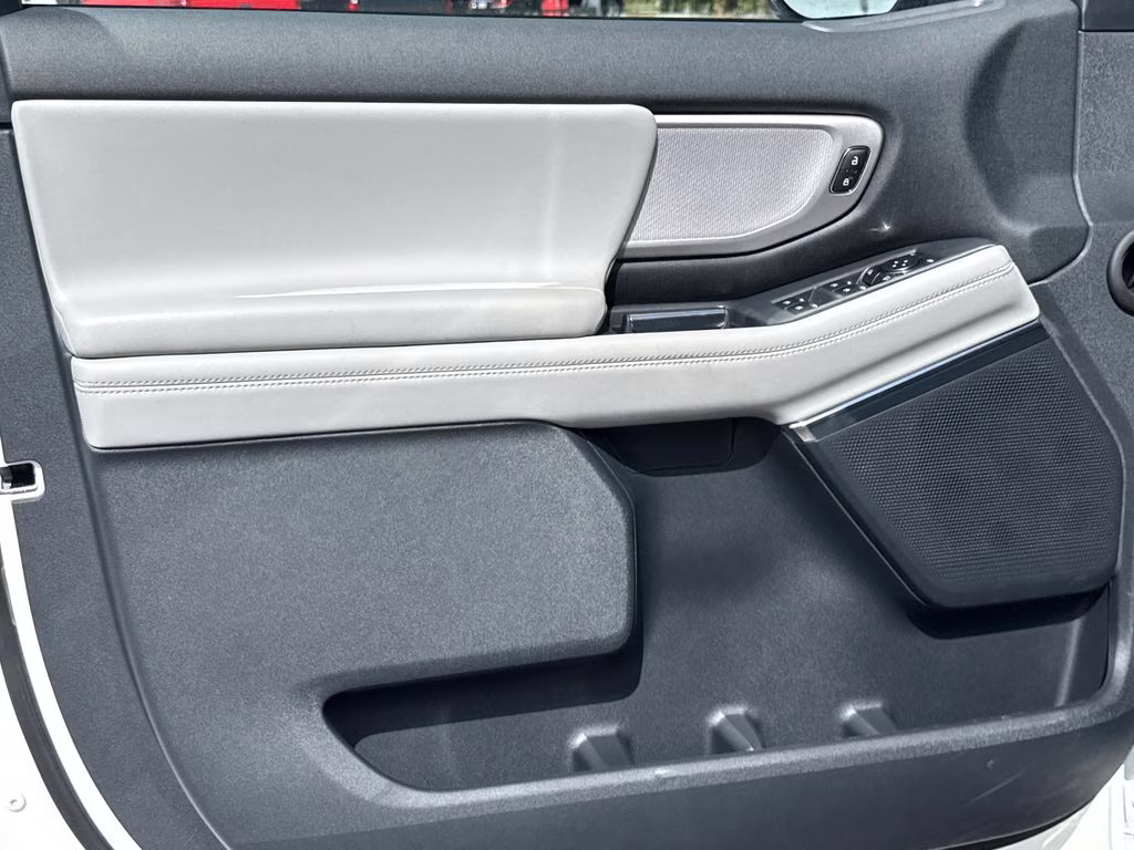 2026 Star White Metallic Tri-Coat Ford Expedition Active RWD SUV