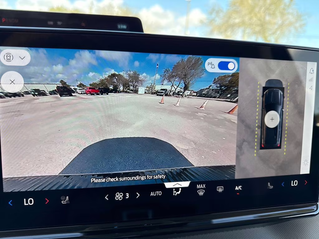 2026 Star White Metallic Tri-Coat Ford Expedition Active RWD SUV