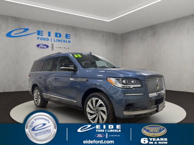 2023 Ocean Drive Blue Metallic Tinted Clearcoat Lincoln Navigator Reserve 4X4 SUV