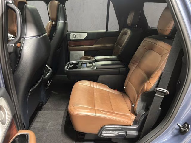 2023 Ocean Drive Blue Metallic Tinted Clearcoat Lincoln Navigator Reserve 4X4 SUV