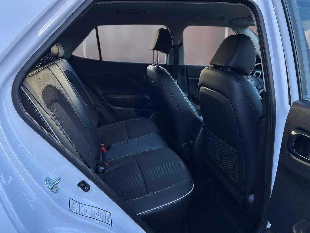 2025 Lunar White w/Black Roof Hyundai Venue Limited FWD SUV