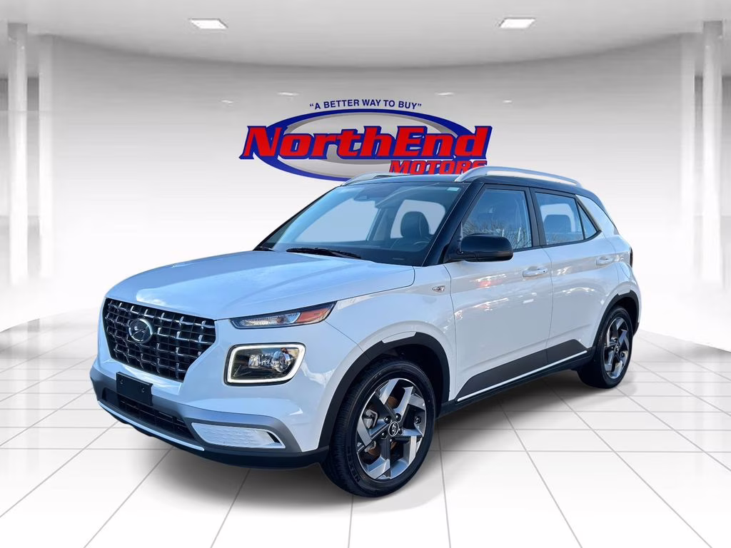 2025 Lunar White w/Black Roof Hyundai Venue Limited FWD SUV