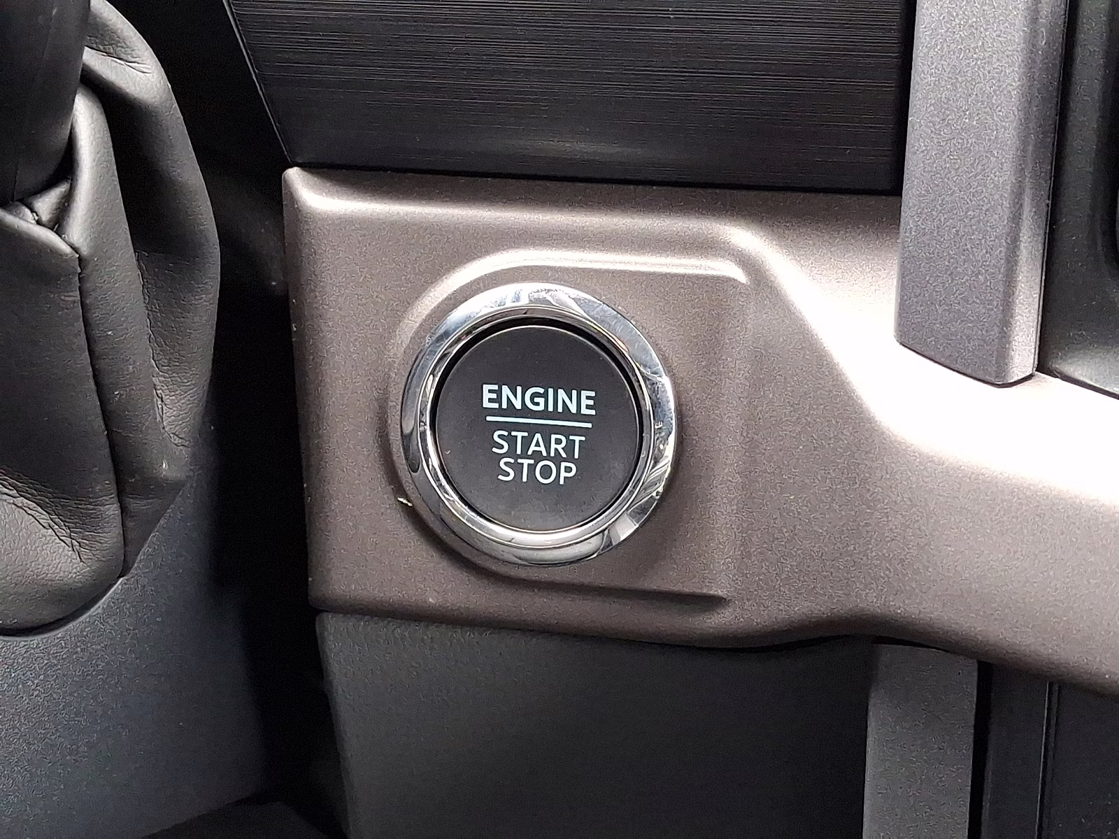 2025 Agate Black Metallic - UM Ford F-150 XLT 4X4