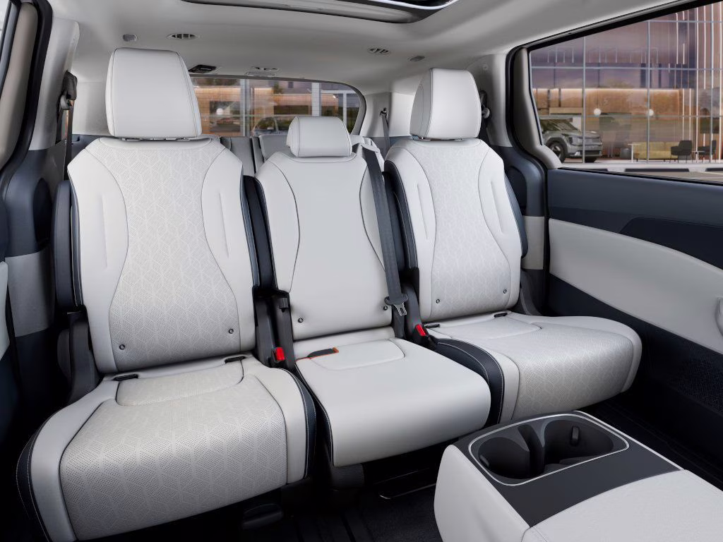 2026 Snow White Pearl Kia Carnival SX FWD Van