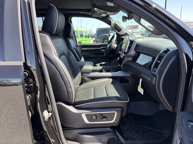 2026 Diamond Black Crystal Pearlcoat Ram 1500 Laramie 4X4 Truck