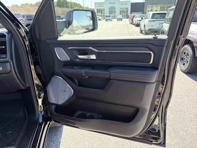 2026 Diamond Black Crystal Pearlcoat Ram 1500 Laramie 4X4 Truck